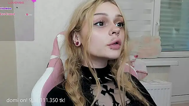 Snapshot of shy_melony chatting on 07/03/26, 05:52 shy melony online show from 07/03/26, 05:52