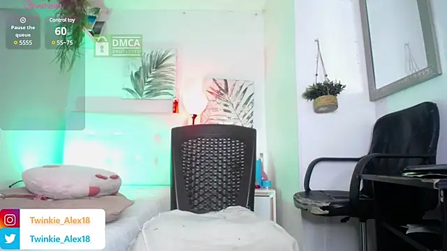 Twinkie-Alex18 online show from 12/05/24, 02:42