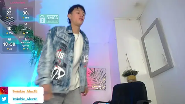 Twinkie-Alex18 online show from 12/05/24, 09:06