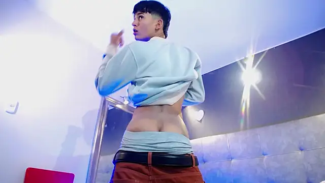 Twinkie-Alex18 online show from 02/17/25, 09:19