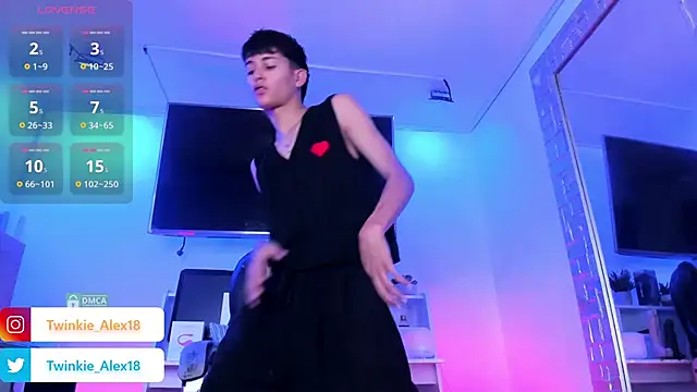 Twinkie-Alex18 online show from 03/10/25, 09:29