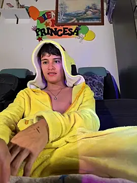 Twinkie-Alex18 online show from 03/11/25, 05:16