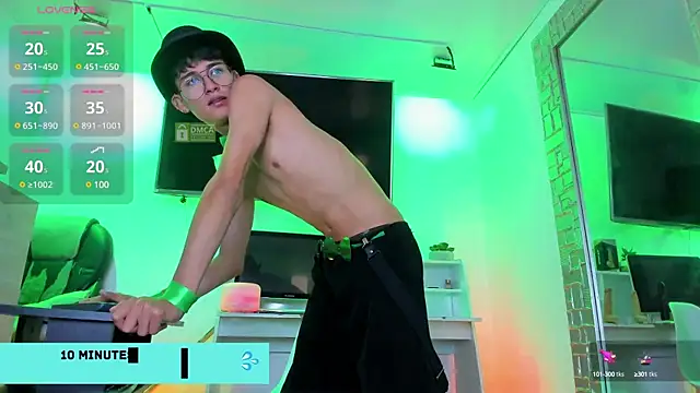 Twinkie-Alex18 online show from 03/18/25, 10:15