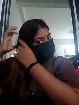 Snapshot of Hotmilfxox chatting on 12/05/24, 01:38 Hotmilfxox online show from 12/05/24, 01:38