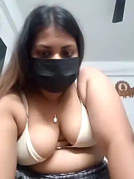 Snapshot of Hotmilfxox chatting on 12/14/24, 06:09 Hotmilfxox online show from 12/14/24, 06:09