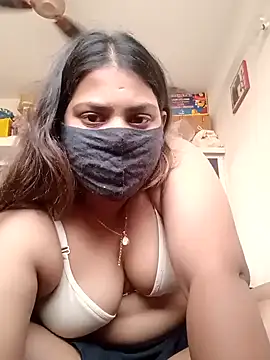 Snapshot of Hotmilfxox chatting on 12/18/24, 11:13 Hotmilfxox online show from 12/18/24, 11:13