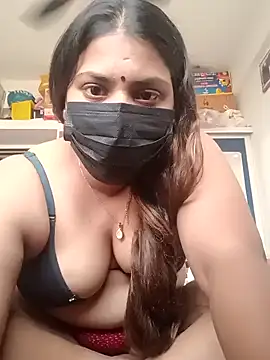 Snapshot of Hotmilfxox chatting on 12/20/24, 11:00 Hotmilfxox online show from 12/20/24, 11:00