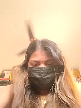 Snapshot of Hotmilfxox chatting on 01/01/25, 02:41 Hotmilfxox online show from 01/01/25, 02:41