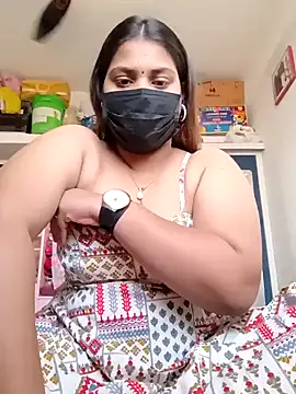 Snapshot of Hotmilfxox chatting on 01/07/25, 08:34 Hotmilfxox online show from 01/07/25, 08:34