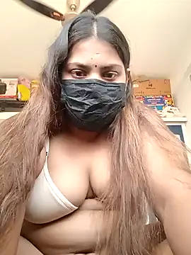 Snapshot of Hotmilfxox chatting on 01/26/25, 08:36 Hotmilfxox online show from 01/26/25, 08:36