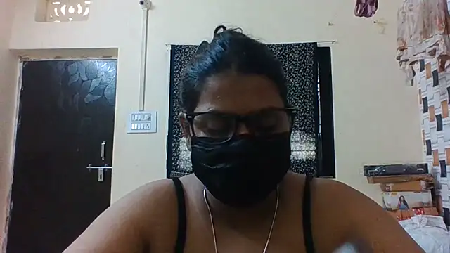 Hotmilfxox online show from 05/31/26, 08:10