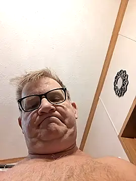 Snapshot of J83560Jason chatting on 10/31/25, 11:44 J83560Jason online show from 10/31/25, 11:44