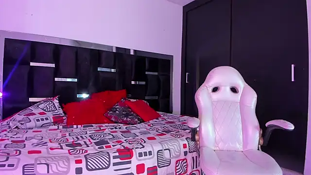 Tasha Sant online show from 11/26/25, 12:39