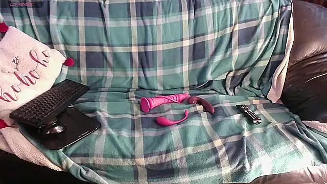 Snapshot of LauraMonolo chatting on 03/04/26, 06:52 LauraMonolo online show from 03/04/26, 06:52