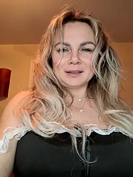 candy queeen online show from 12/13/25, 10:15