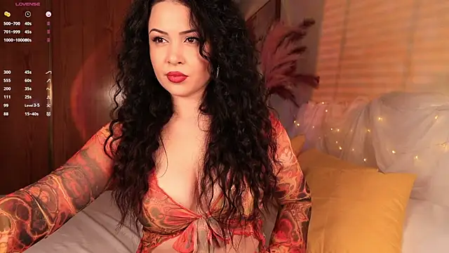 Snapshot of Golden_Rosse chatting on 01/17/26, 12:04 Golden Rosse online show from 01/17/26, 12:04