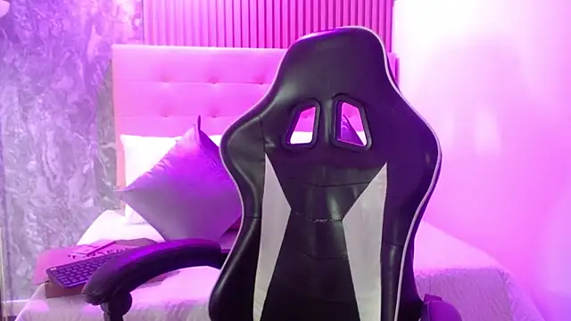 melody  bleir online show from 09/20/25, 10:11