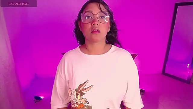 DIANEE 01 online show from 10/19/25, 01:17