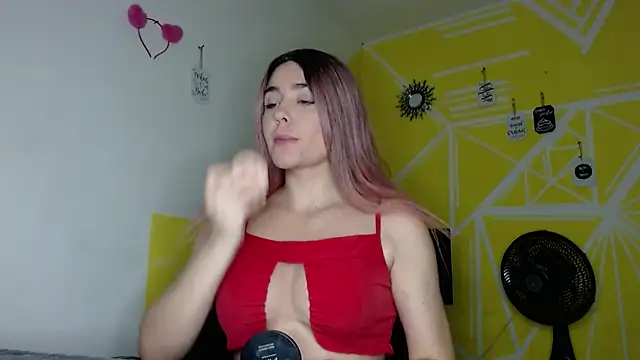 Nikolle Rouss online show from 10/16/25, 11:06