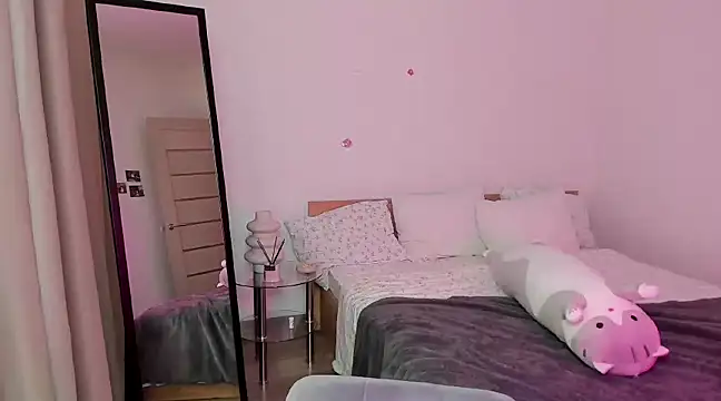 Stella Sunny online show from 12/20/24, 12:38