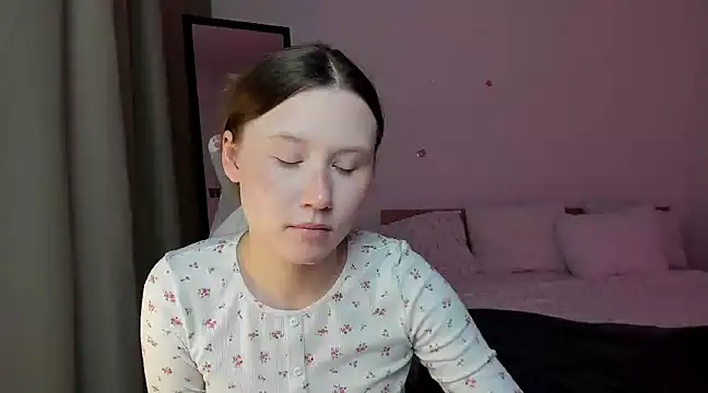 Stella Sunny online show from 12/20/24, 05:51