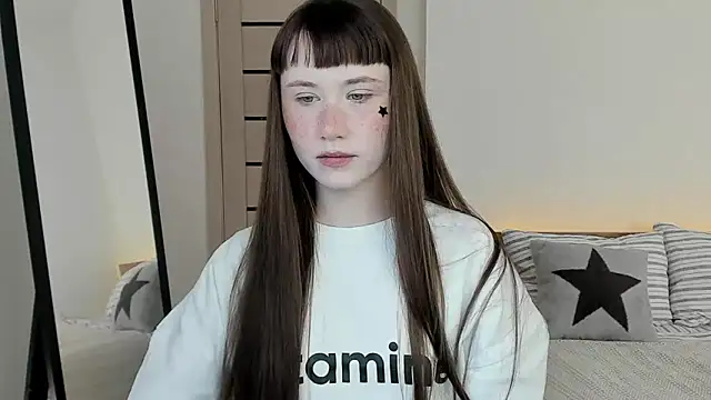 Stella Sunny online show from 04/05/26, 07:49