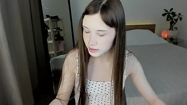 Snapshot of Stella_Sunny chatting on 07/08/26, 12:48 Stella Sunny online show from 07/08/26, 12:48
