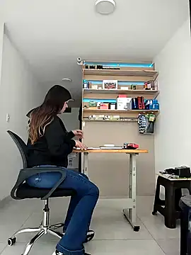 natalie cowens online show from 02/05/25, 05:20