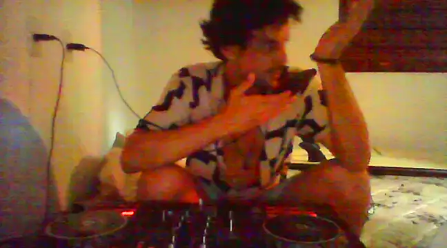 couplemilk online show from 01/24/25, 05:53