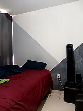 Snapshot of Cuessy chatting on 10/25/25, 04:46 Cuessy online show from 10/25/25, 04:46