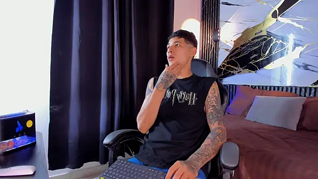 kyle smithxx online show from 12/23/25, 08:23