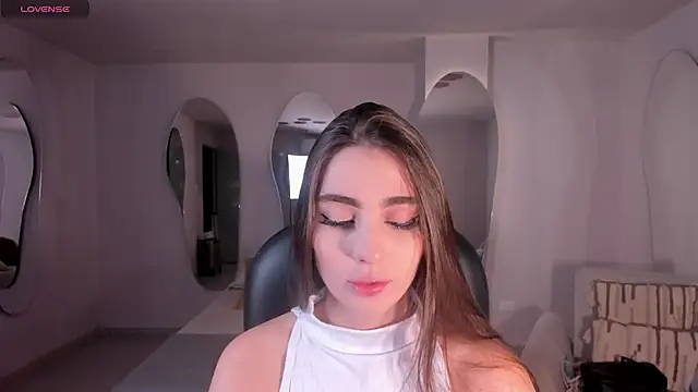 DolcieElliot online show from 12/31/24, 12:04