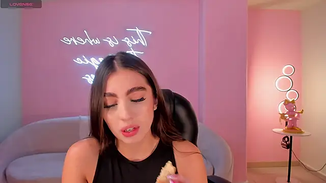 DolcieElliot online show from 02/25/25, 12:13