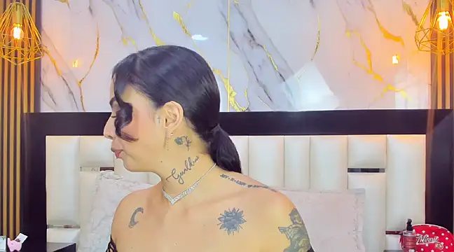 Snapshot of GiahDaniels chatting on 12/04/24, 05:05 GiahDaniels online show from 12/04/24, 05:05