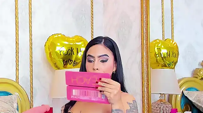 Snapshot of GiahDaniels chatting on 03/06/25, 01:05 GiahDaniels online show from 03/06/25, 01:05