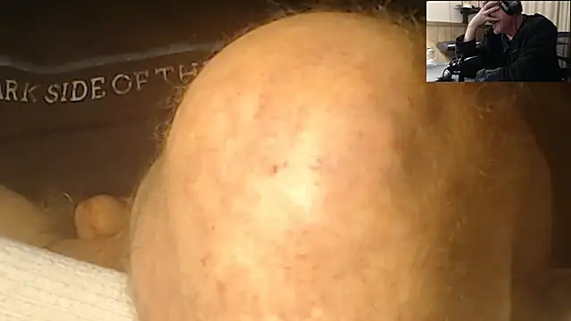 Snapshot of BrisonChase chatting on 12/02/24, 10:56 BrisonChase online show from 12/02/24, 10:56