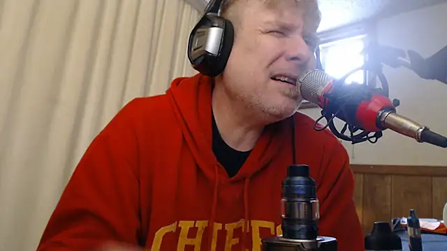 Snapshot of BrisonChase chatting on 01/13/25, 03:58 BrisonChase online show from 01/13/25, 03:58
