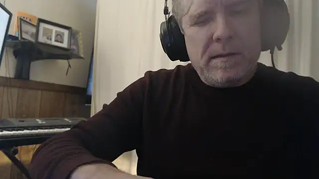 Snapshot of BrisonChase chatting on 03/07/25, 02:36 BrisonChase online show from 03/07/25, 02:36