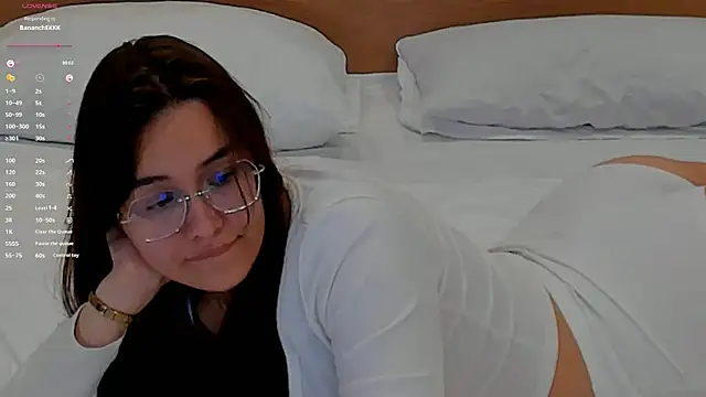 Snapshot of _Sweetie_ chatting on 05/15/26, 04:03 Sweetie online show from 05/15/26, 04:03
