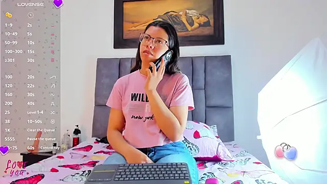 Vahiolet smith online show from 03/22/26, 03:32