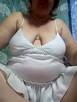 Ariel Flower online show from 11/25/25, 11:27