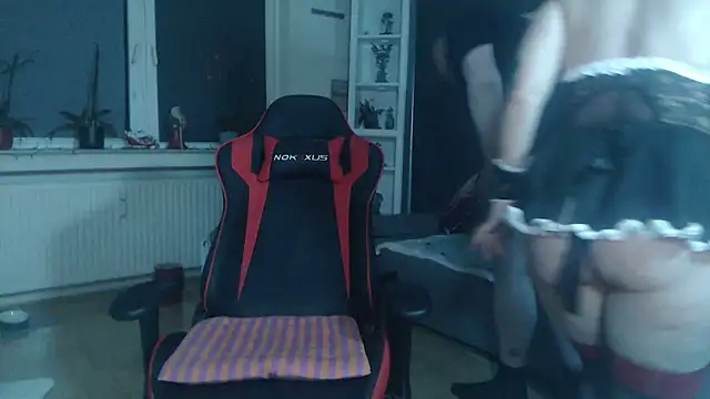 Snapshot of EiskalterEngel74 chatting on 12/08/24, 01:56 EiskalterEngel74 online show from 12/08/24, 01:56