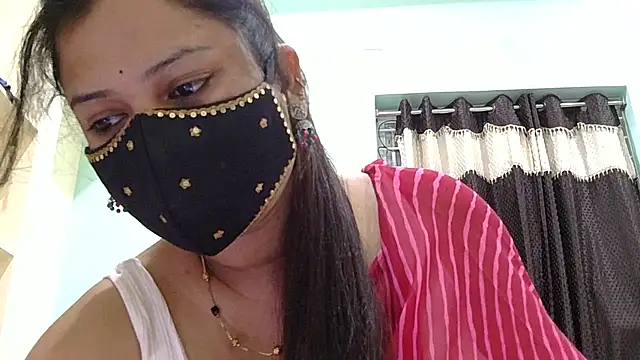 Snapshot of payal_sharma1 chatting on 05/11/26, 12:00 payal sharma1 online show from 05/11/26, 12:00
