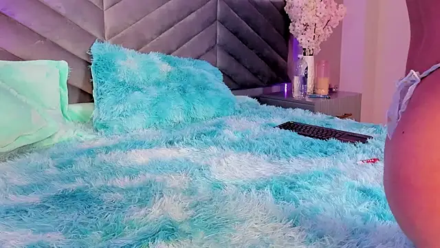 Snapshot of Ary_thompson__ chatting on 12/21/24, 10:19 Ary thompson online show from 12/21/24, 10:19