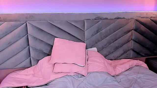 Snapshot of Ary_thompson__ chatting on 01/30/25, 11:13 Ary thompson online show from 01/30/25, 11:13