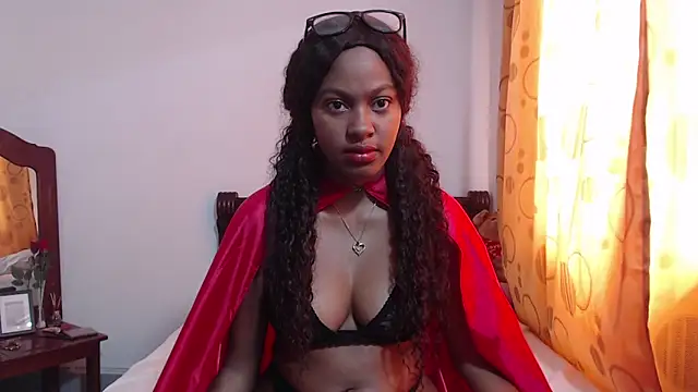 StormiHills online show from 10/31/25, 07:37