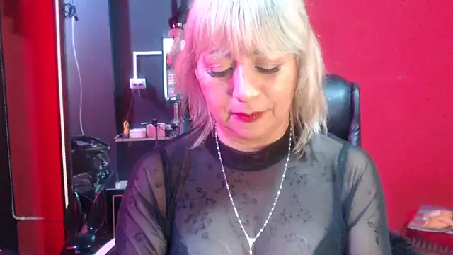 KLOE PIELL online show from 09/30/25, 09:53