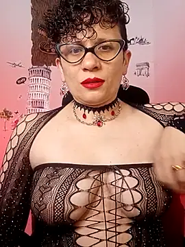 Snapshot of Daneshka_naughty chatting on 02/12/25, 02:56 Daneshka naughty online show from 02/12/25, 02:56