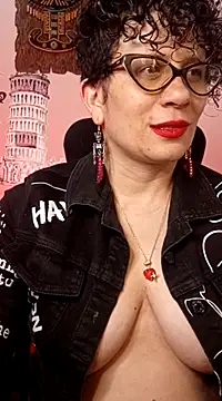 Snapshot of Daneshka_naughty chatting on 03/09/25, 05:33 Daneshka naughty online show from 03/09/25, 05:33