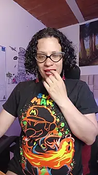 Snapshot of Daneshka_naughty chatting on 11/26/25, 01:28 Daneshka naughty online show from 11/26/25, 01:28